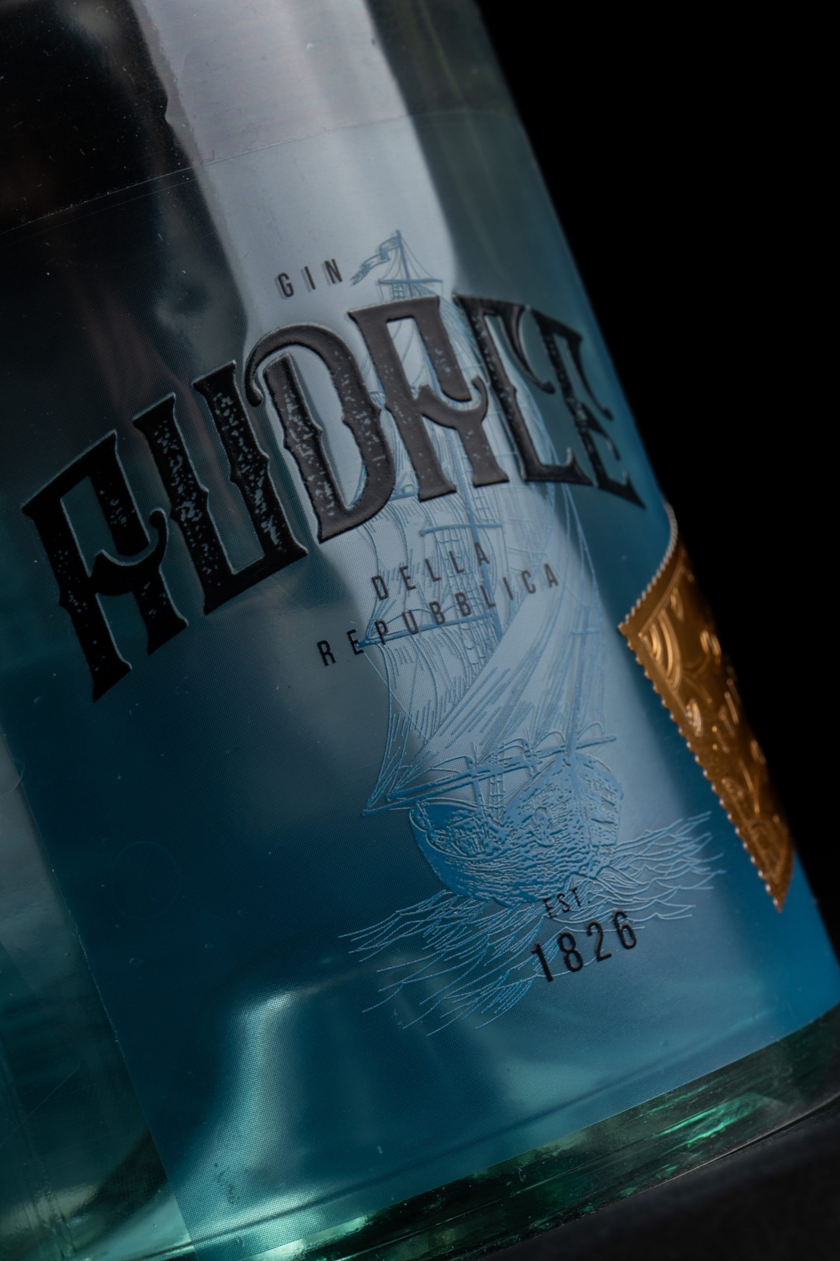 packaging design gin personalizzato